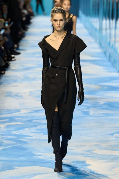 Look 5